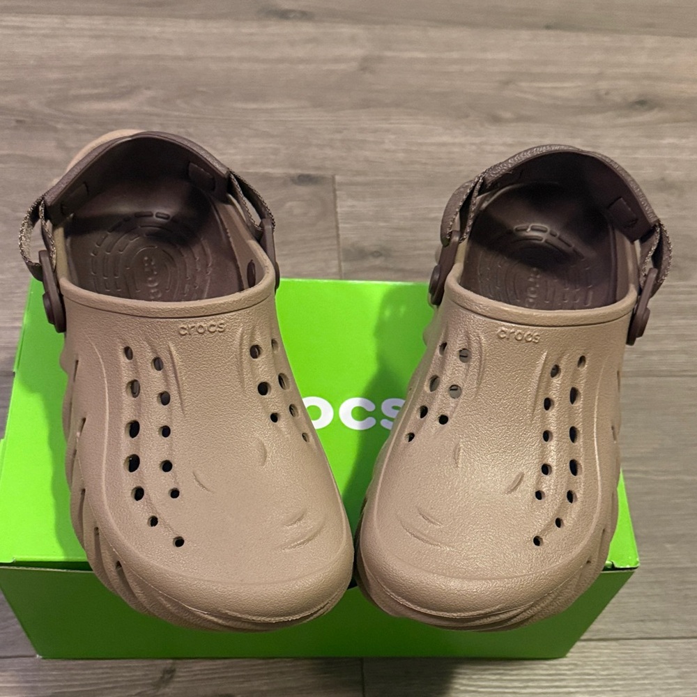 CROCS Classic Clogs in Brown